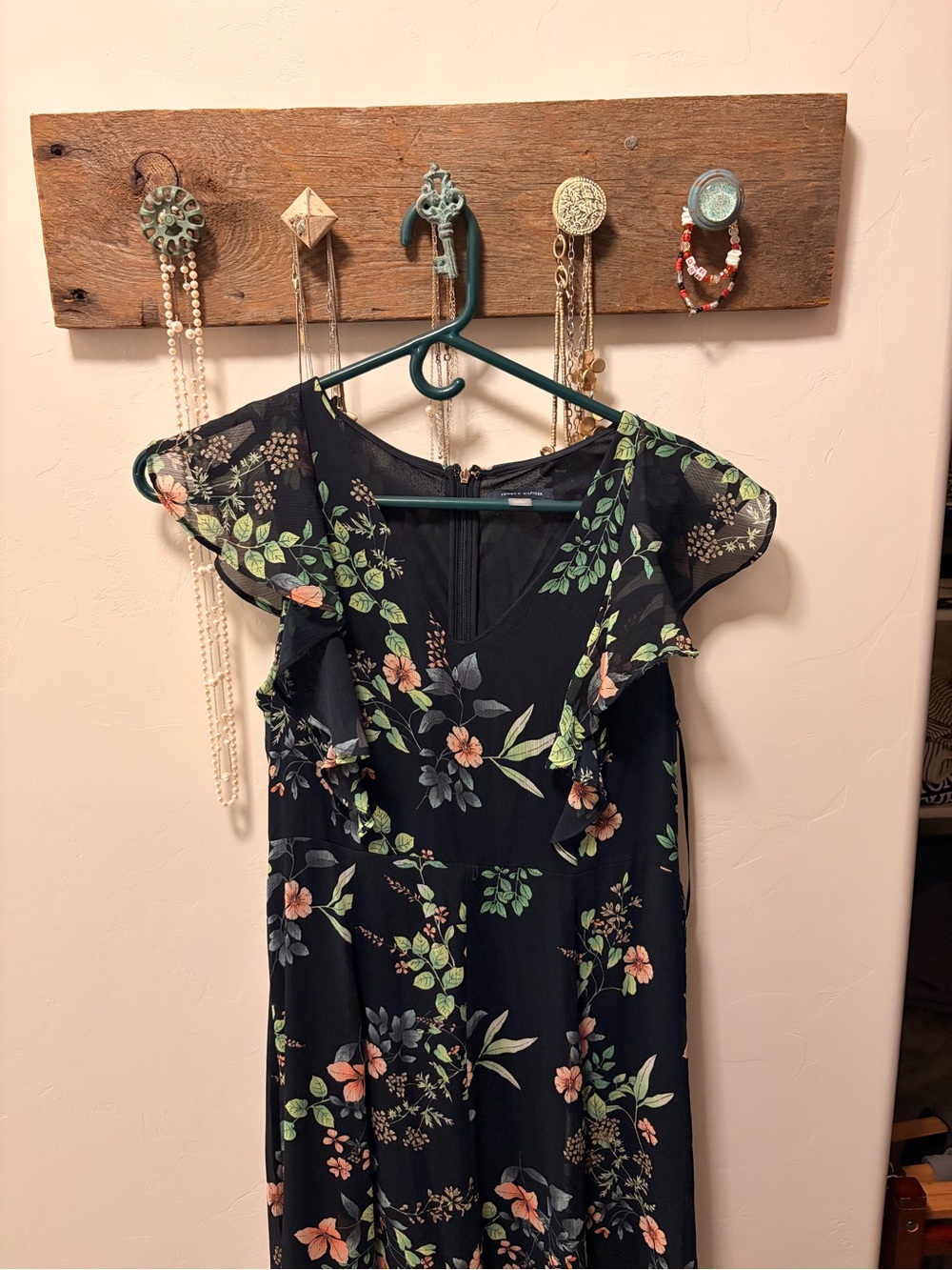 Tommy Hilfiger Flutter Sleeve Floral Midi Wedding Guest Dress in Navy - Picture 3 of 6